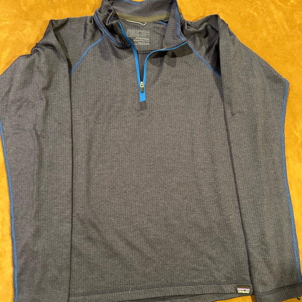 Patagonia kids capilene too with zip. Like new